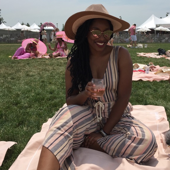 Meet your Posher, Elisabeth - Picture 1 of 1